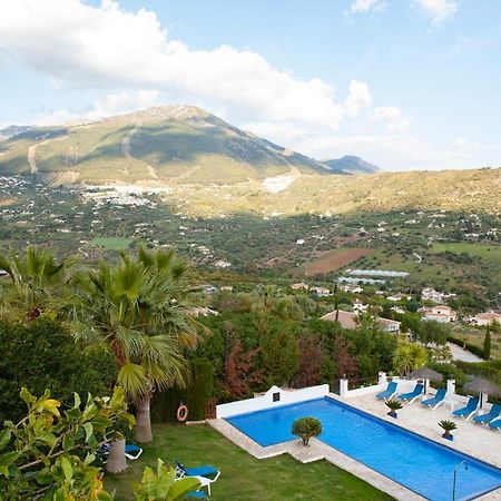 Hotel Cortijo De Salia Alcaucín Exterior foto