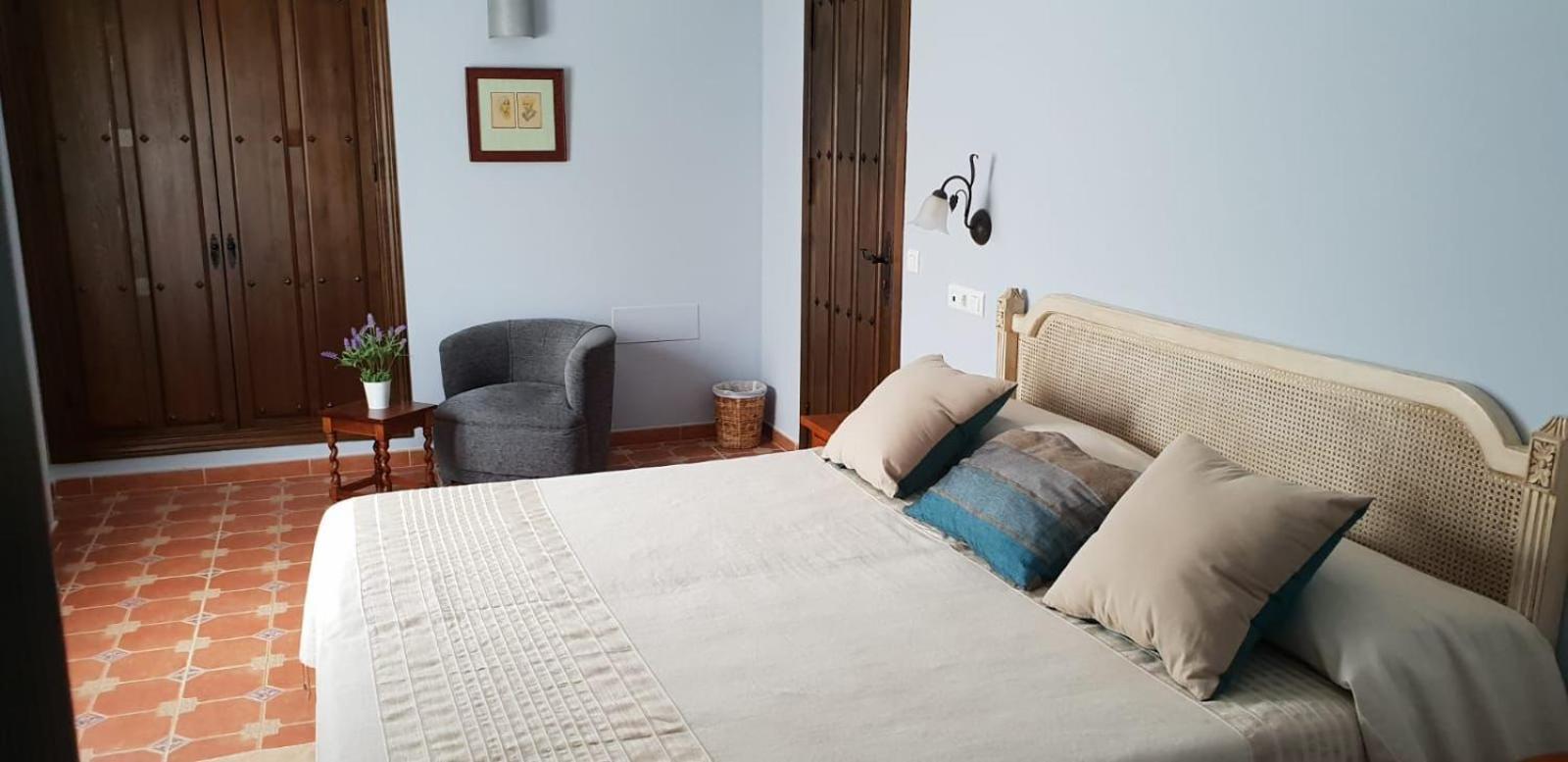 Hotel Cortijo De Salia Alcaucín Quarto foto