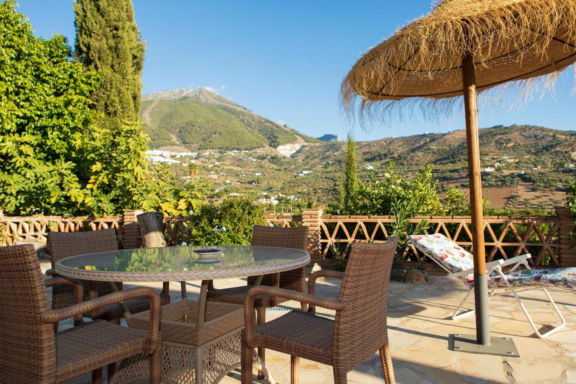 Hotel Cortijo De Salia Alcaucín Quarto foto