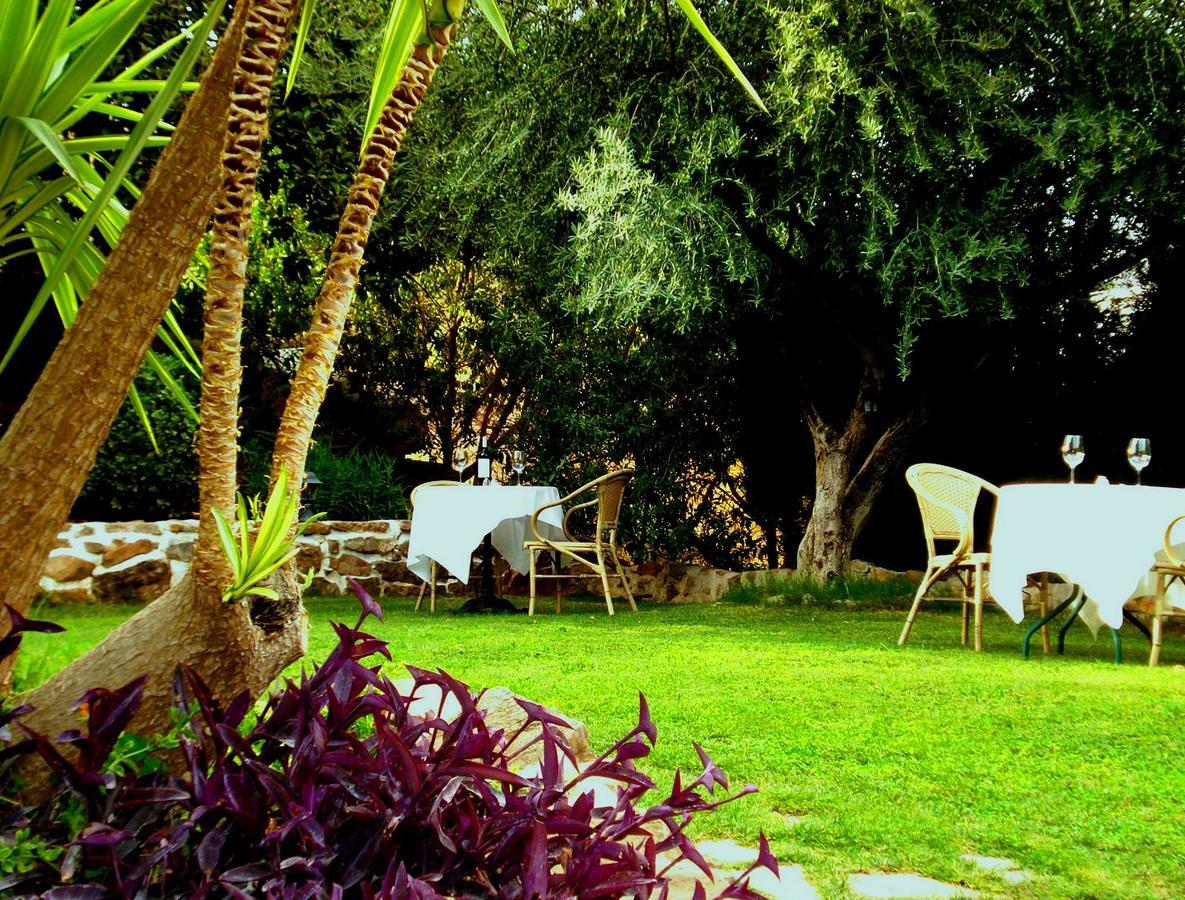 Hotel Cortijo De Salia Alcaucín Exterior foto